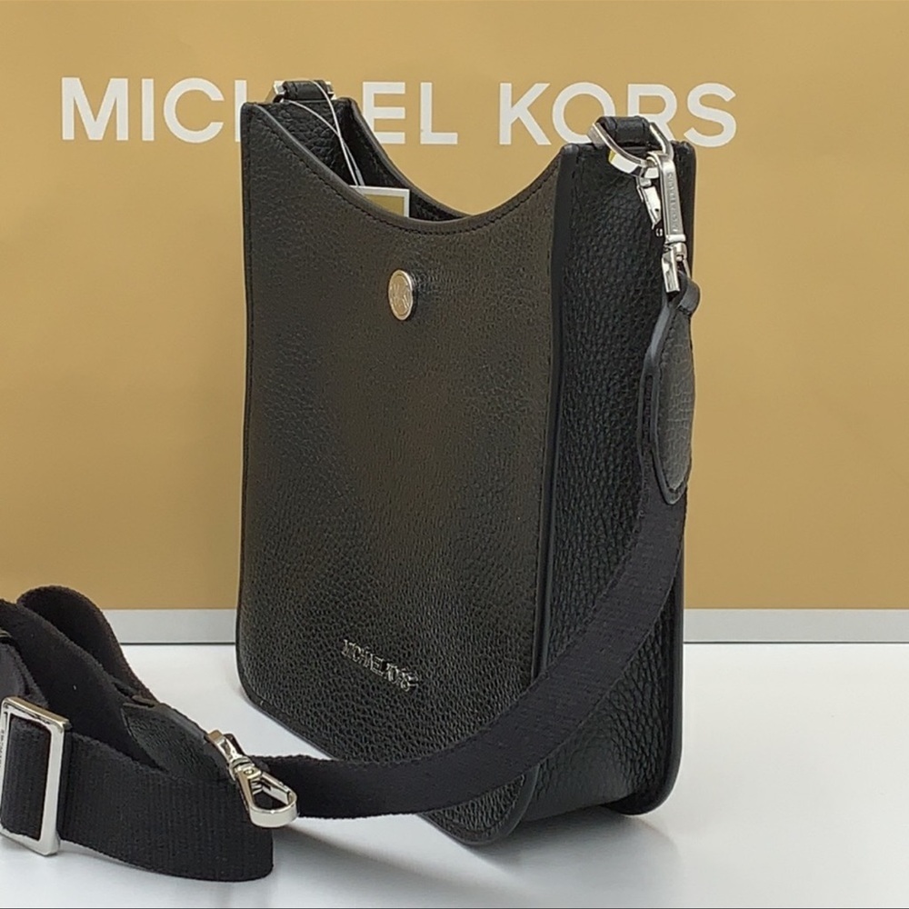 MICHAEL KORS Briley Small Pebbled Leather Messengr - Picture 10 of 15